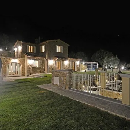 别墅 Il Castagno Sleeps 6 Pool Wifi *
